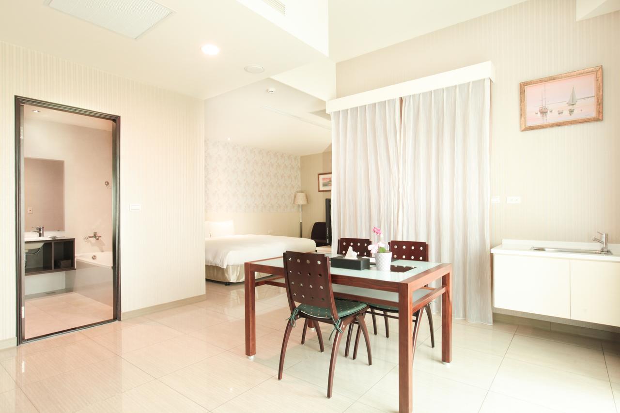Larchotel Shanhua Room photo